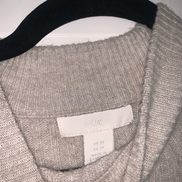 H&M Grey Oversized Sweater - Picture 2 of 4